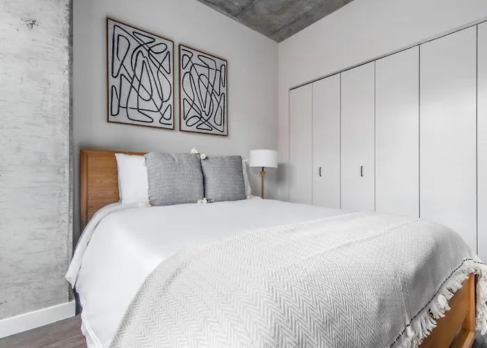 Apartamento River North 1br W Yoga Nr Riverwalk Chi-1036